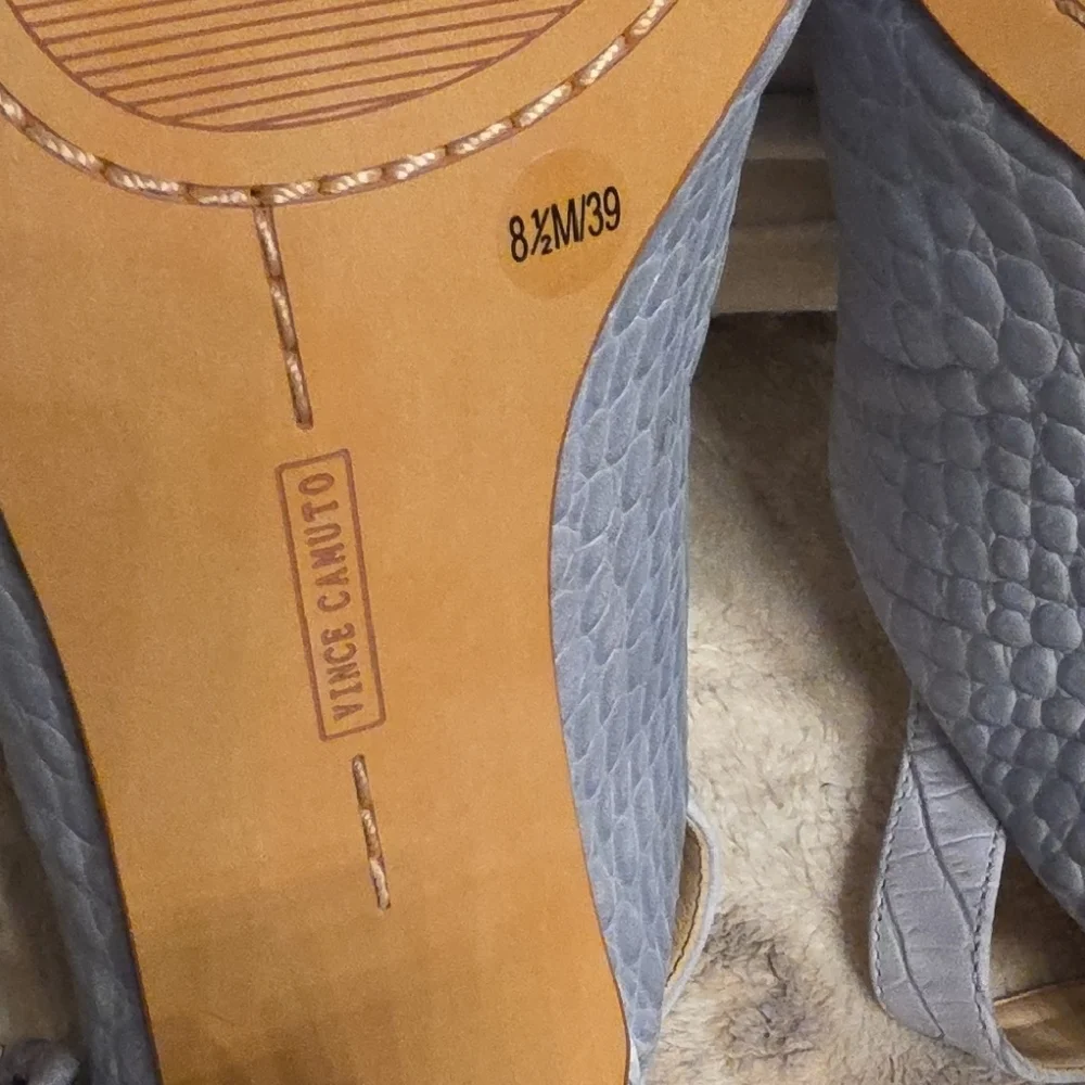 Vince Camuto Blue Leather Croc-Pattern Slingback Heels 4 Inches - Picture 13 of 14